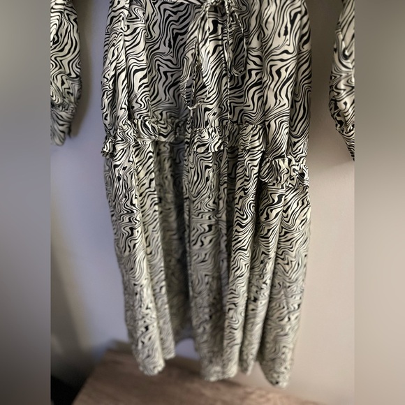 SANDRO 100 % SILK Salome belted zebra-print silk-twill dress - Small - Picture 11 of 16